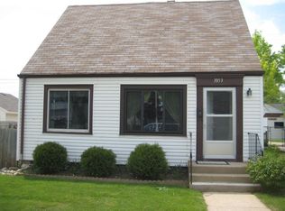 3853 S 20th St, Milwaukee, WI 53221