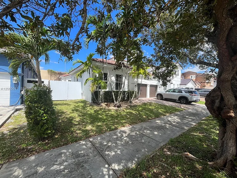 18162 NW 91st Ct — Photo 2