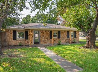 202 W Gleason St, Crandall, TX 75114