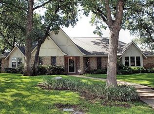 910 Oak Creek Estates Dr, Lewisville, TX 75067