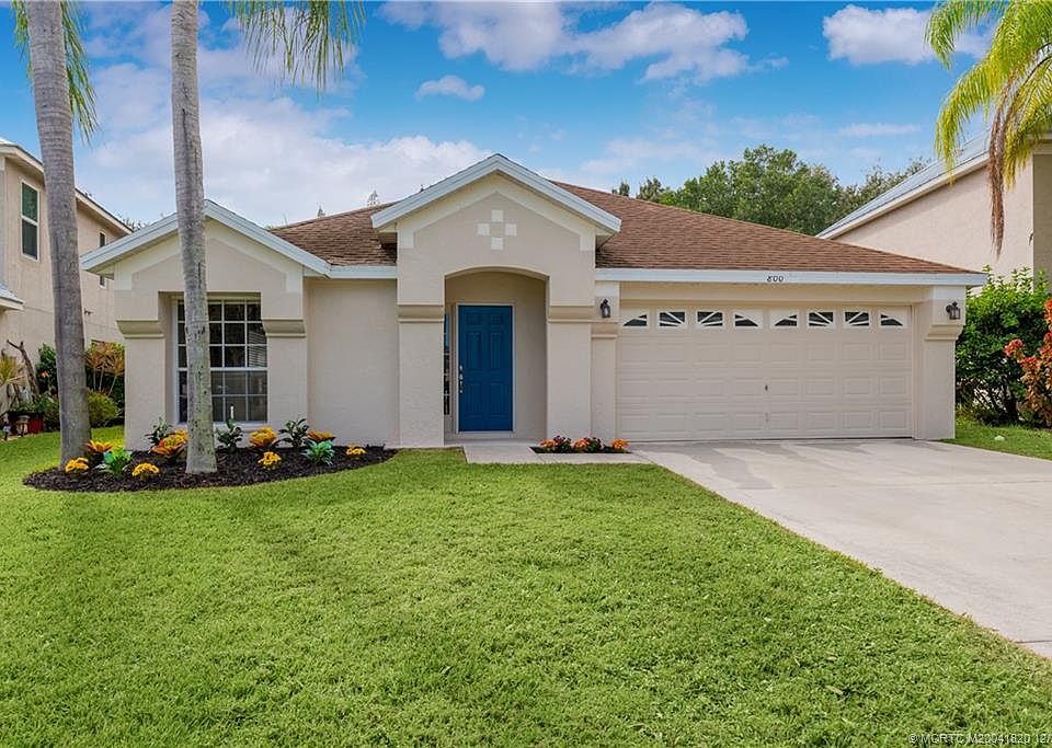 1st image of 800 NW Waterlily Pl