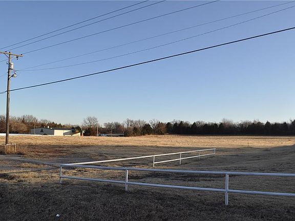 4th image of 4500 NE 23rd St
