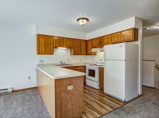 2820 Edgewood Dr #4, Menomonie, WI 54751