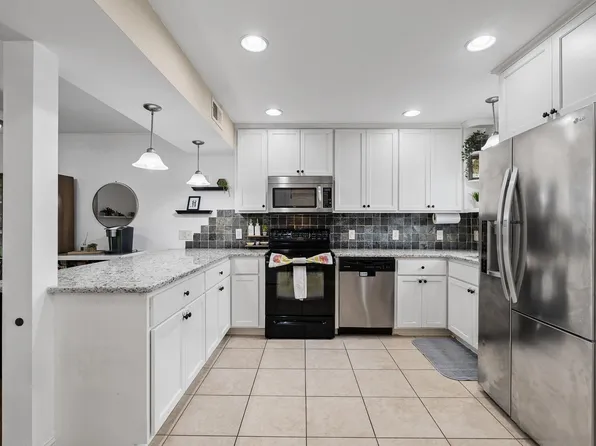 603 E Portland Dr #6, Burnsville, MN 55337