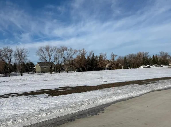 5579 31st St S, Fargo, ND 58104