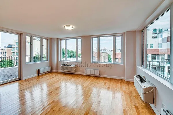 Rented by Bouklis Group | media 14