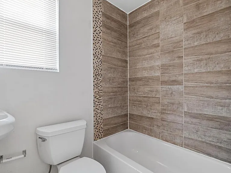212 Orange St SE #4 — Photo 8