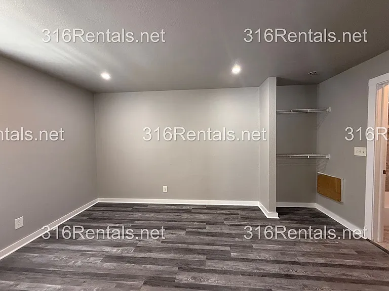 $595 - Available NOW! Beautiful 1 bedroom/ 1 bathroom Duplex — Photo 6