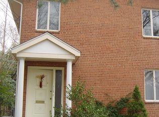 1034 17th St S, Arlington, VA 22202