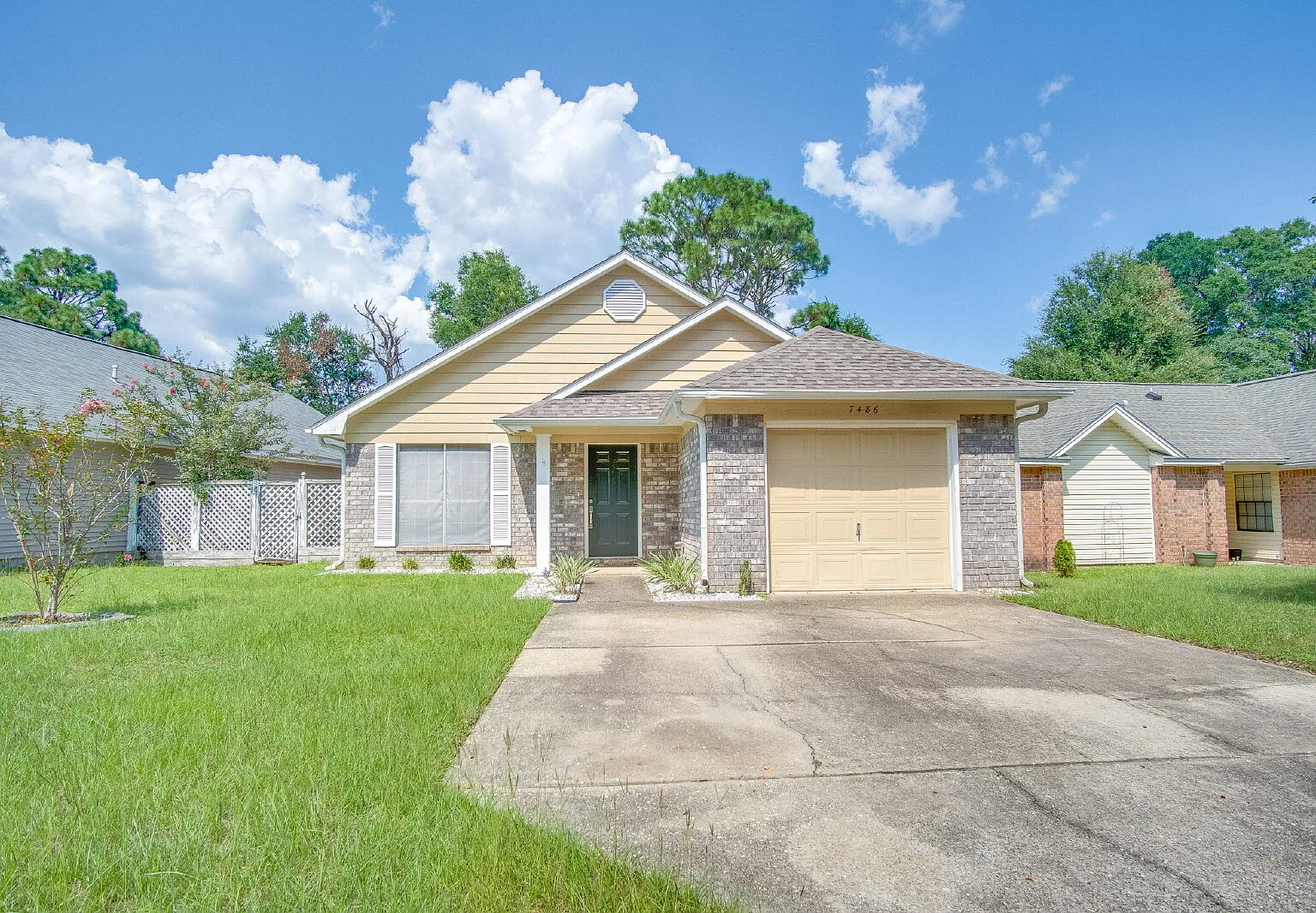3 bed, 2.0 bath, 1442 sqft, $2,000 — Photo 2