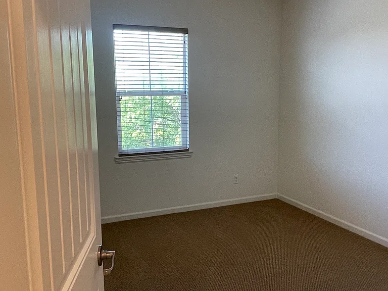 3145 Ardley Dr — Photo 33