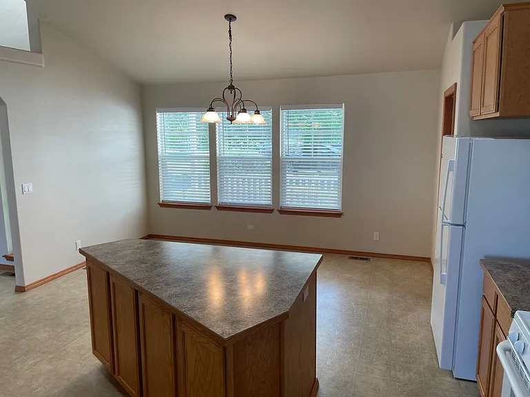 1200 E Warm Springs Ave — Photo 3