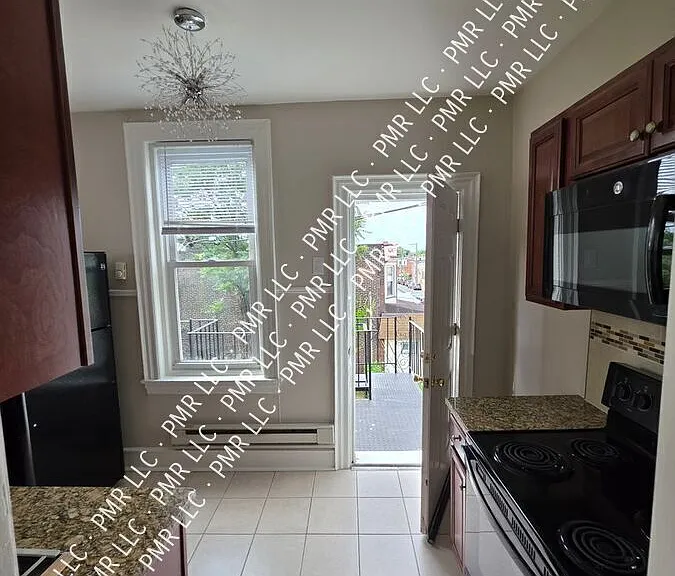 5820 Lansdowne Ave #2 — Photo 29