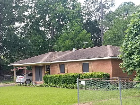 2nd image of 220 Patricia Ave