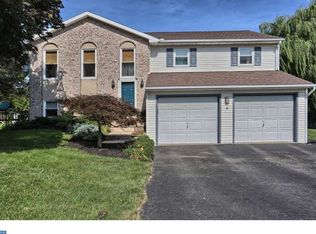 4 Eisenhower Cir, Ephrata, PA 17522