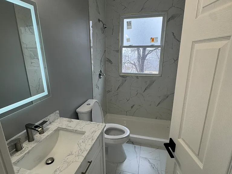 40 S Marshall St #4 — Photo 2