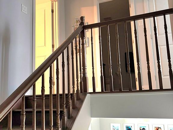 5th image of 261 Ormiston Cres
