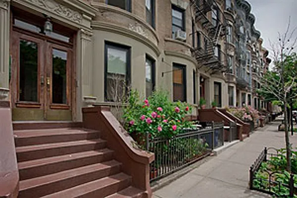 Sold by Warren Lewis Realty | media 15