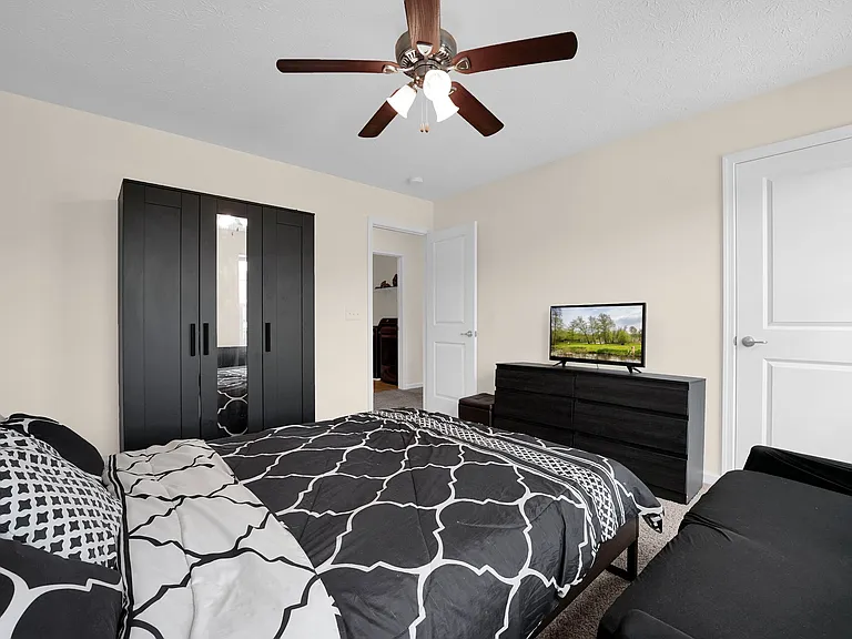 6468 Holly Ln — Photo 13