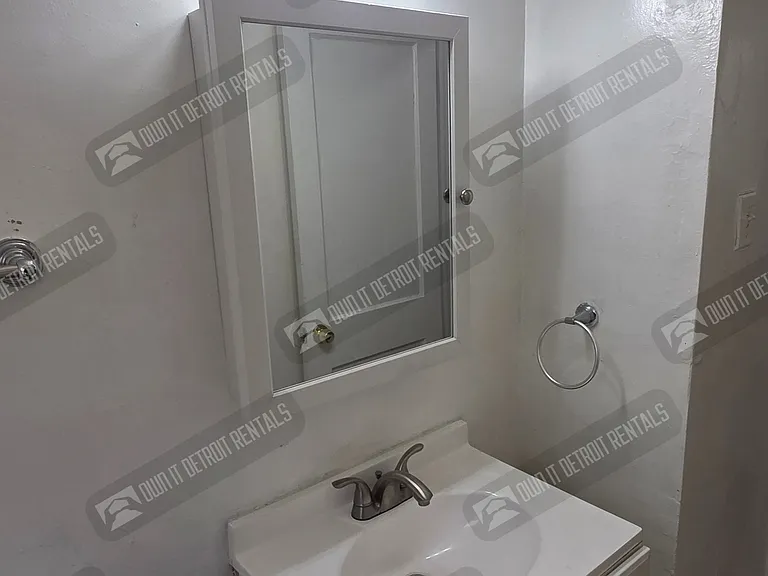 9245 Archdale St — Photo 22