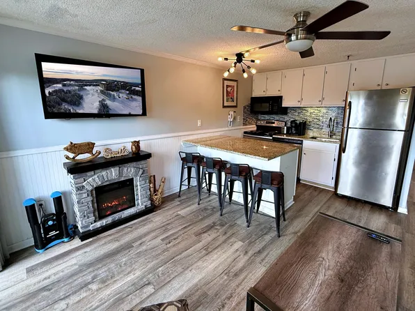 265 Mountain Ldg, Snowshoe, WV 26209