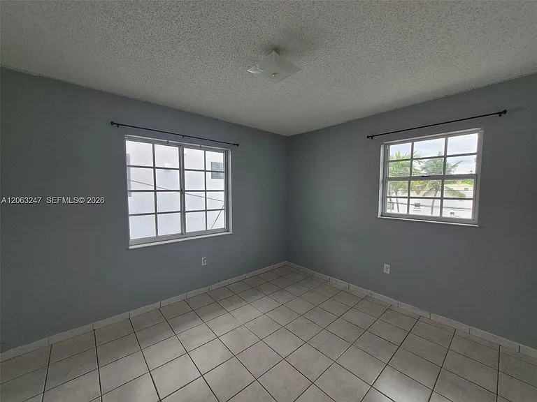 1366 SW 4th St #3 — Photo 13