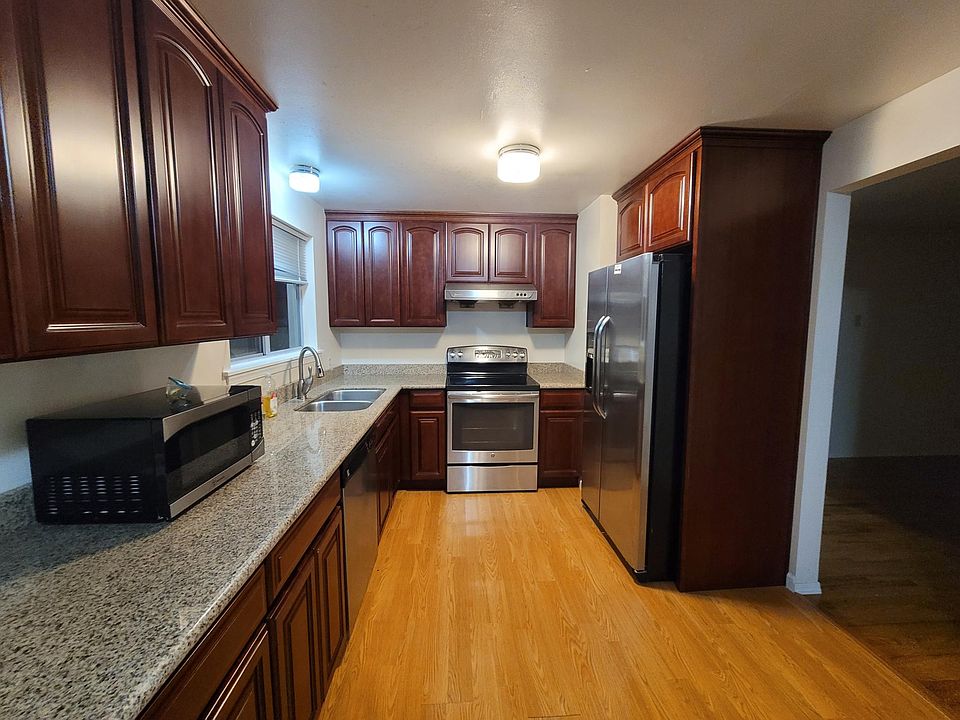 1st image of 2714 167th Ave NE
