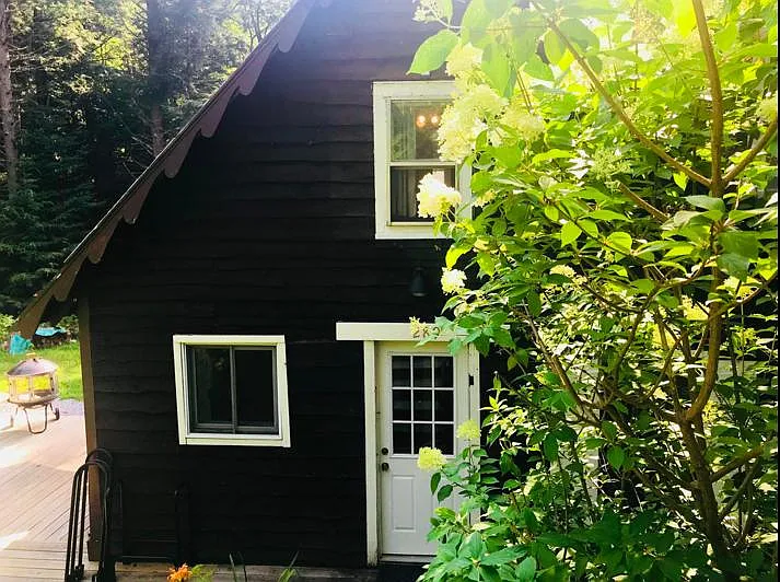 289 Barker Rd — Photo 1