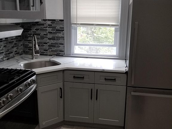 4th image of 11804 222nd St