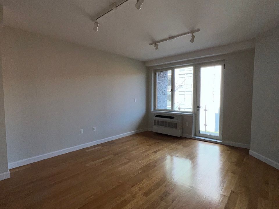 1st image of 278 6th St APT 3G
