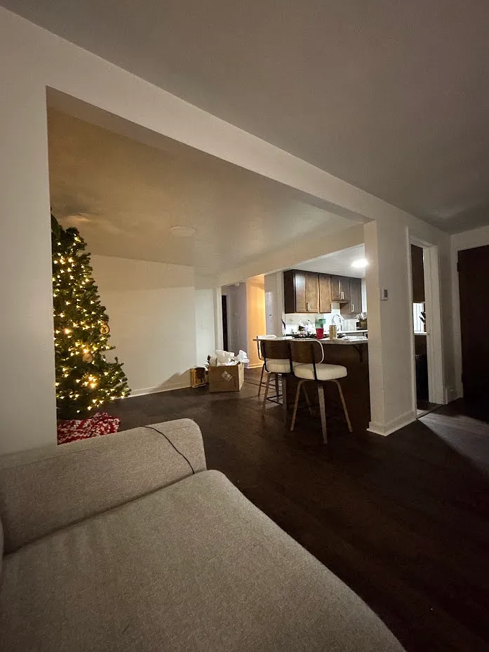 2 bed, 920 sqft, $2,000 — Photo 2