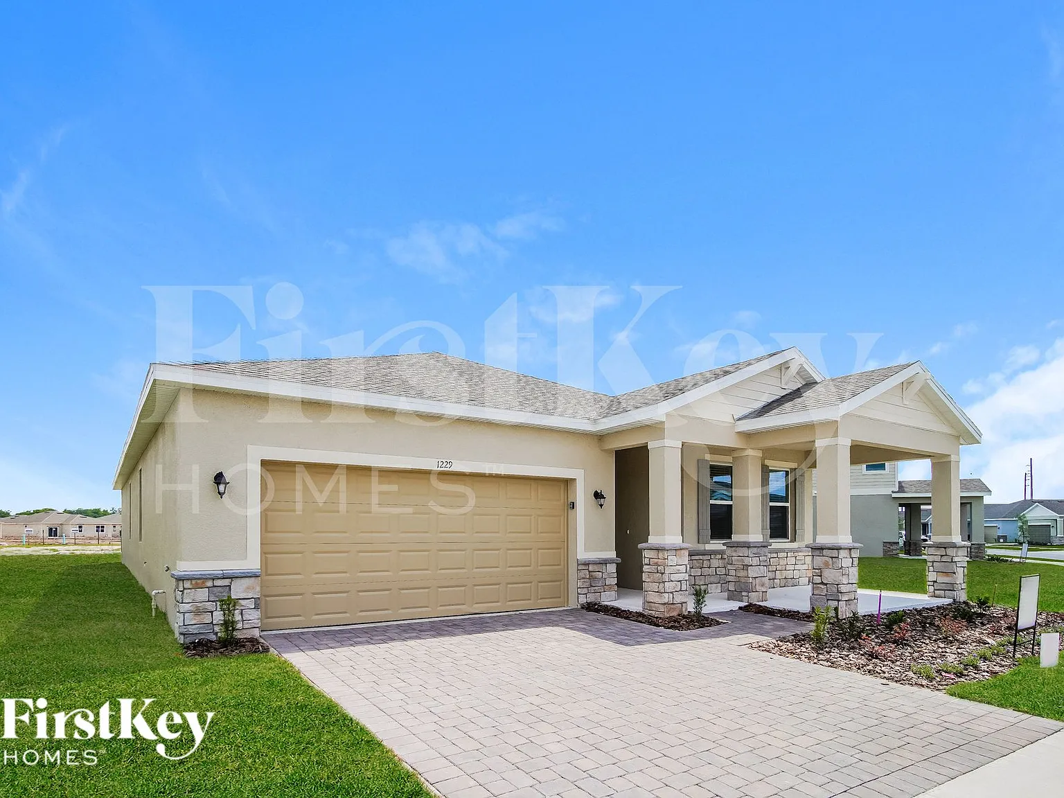 5 bed, 2.0 bath, 2210 sqft, $2,790 — Photo 2