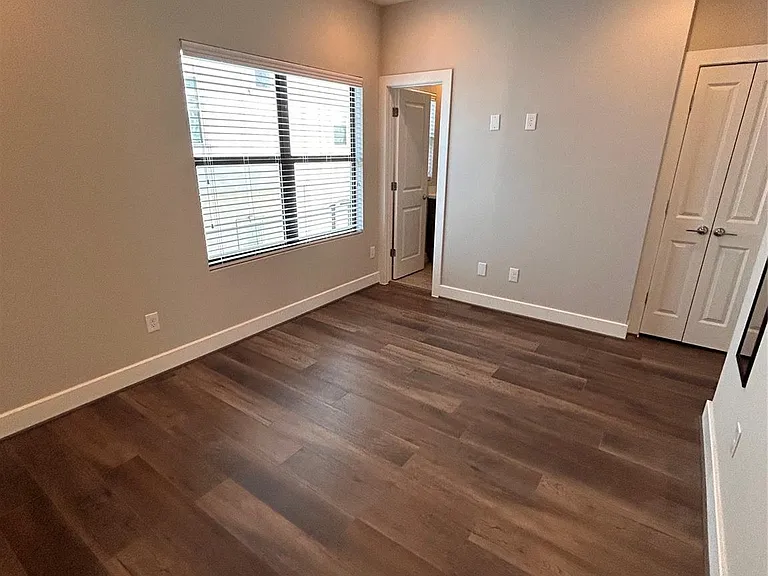 211 Milby St — Photo 20