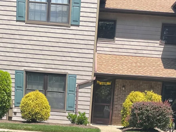 99 Pheasant Run, Edison, NJ 08820