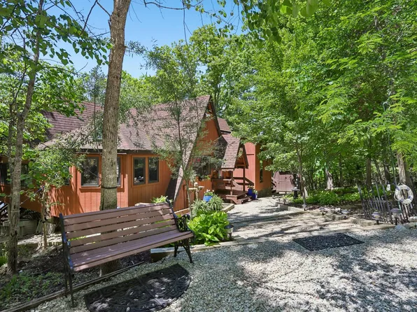 140 Innsbrook Dr, Wright City, MO 63390