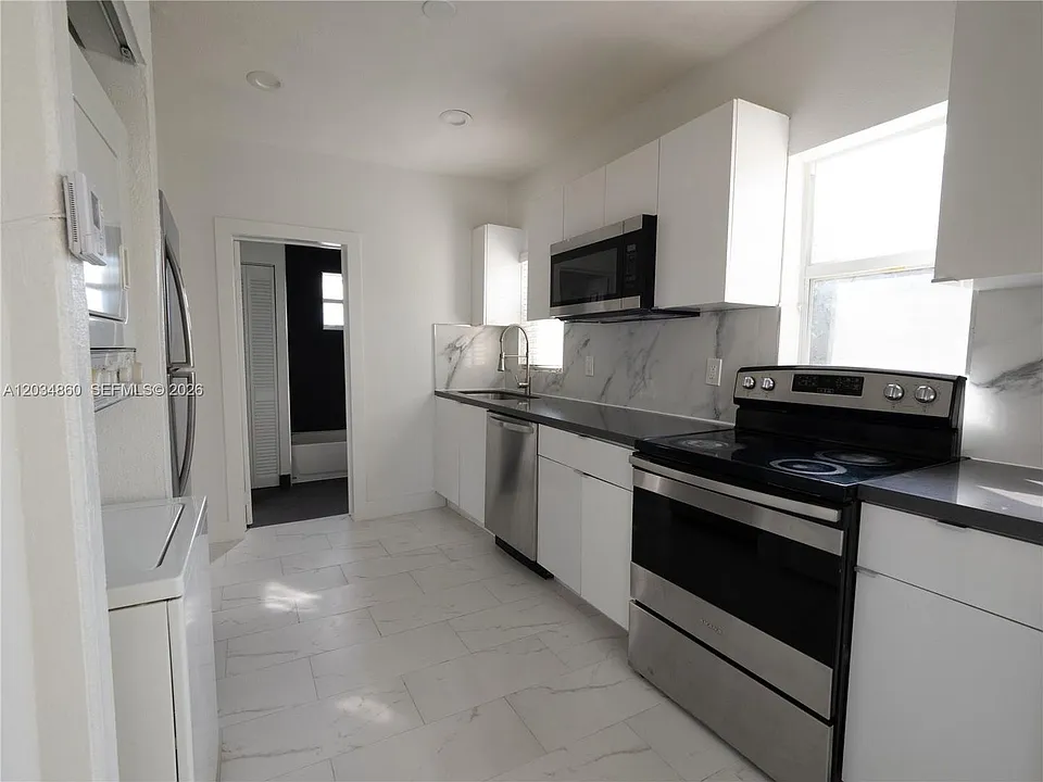 2272 NW 2nd St #2