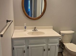 9335 N Pine Tree Rd, Peoria, IL 61615