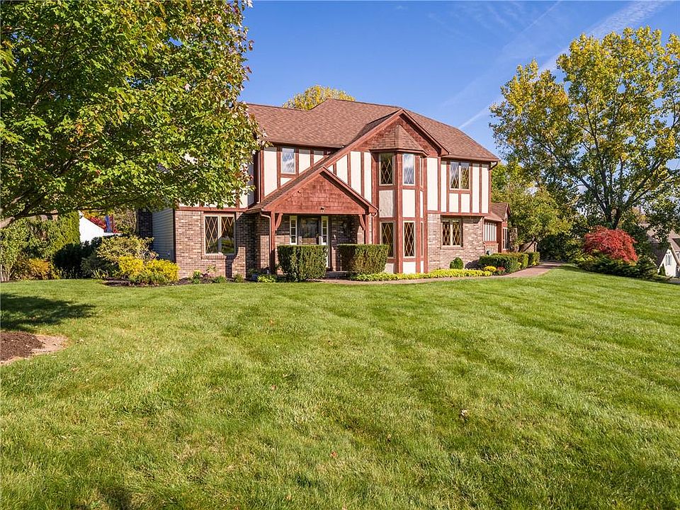 1st image of 63 County Clare Cres