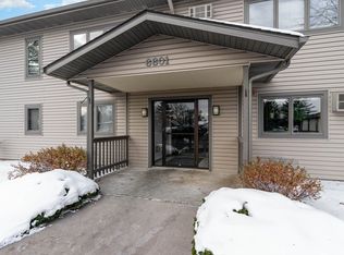 6601 Buckley Cir APT 108, Inver Grove Heights, MN 55076