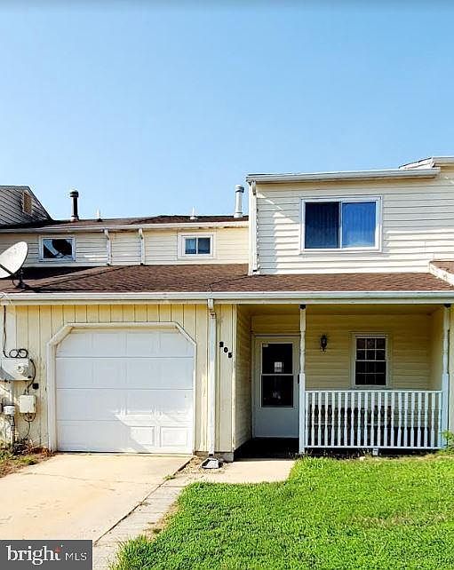 2nd image of 205 W Beaver Ct