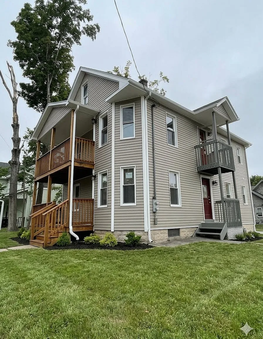 4 bed, 1000 sqft, $2,300 — Photo 1
