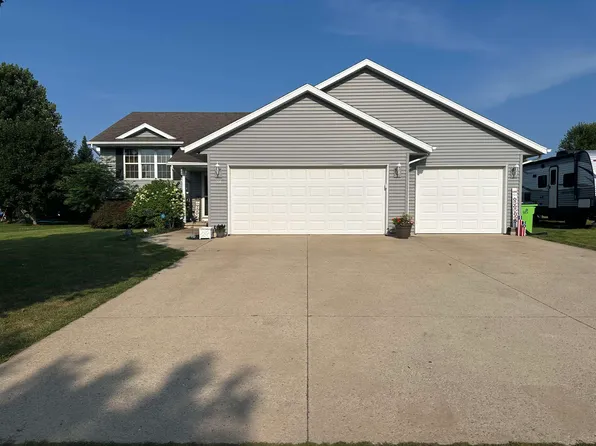 504 Dove Ln, Oconto Falls, WI 54154