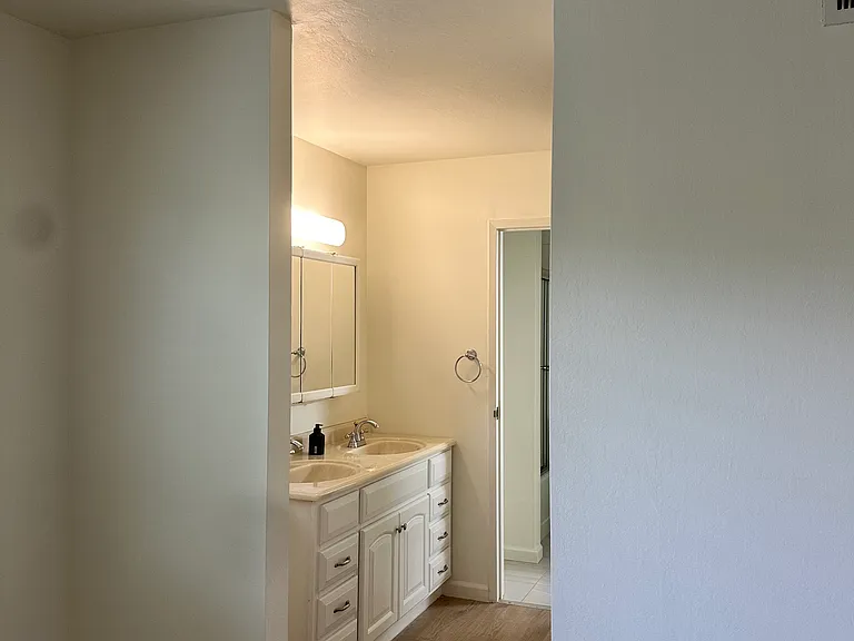 16 Thomas Ct #16 — Photo 16