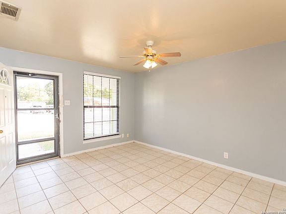 3rd image of 6023 Redbrook Dr
