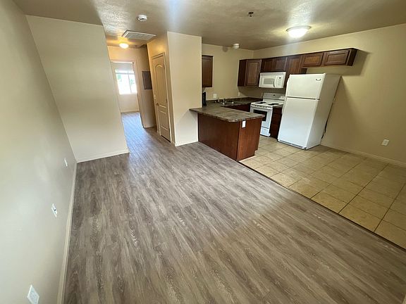 2nd image of 853 Spruce St APT 8
