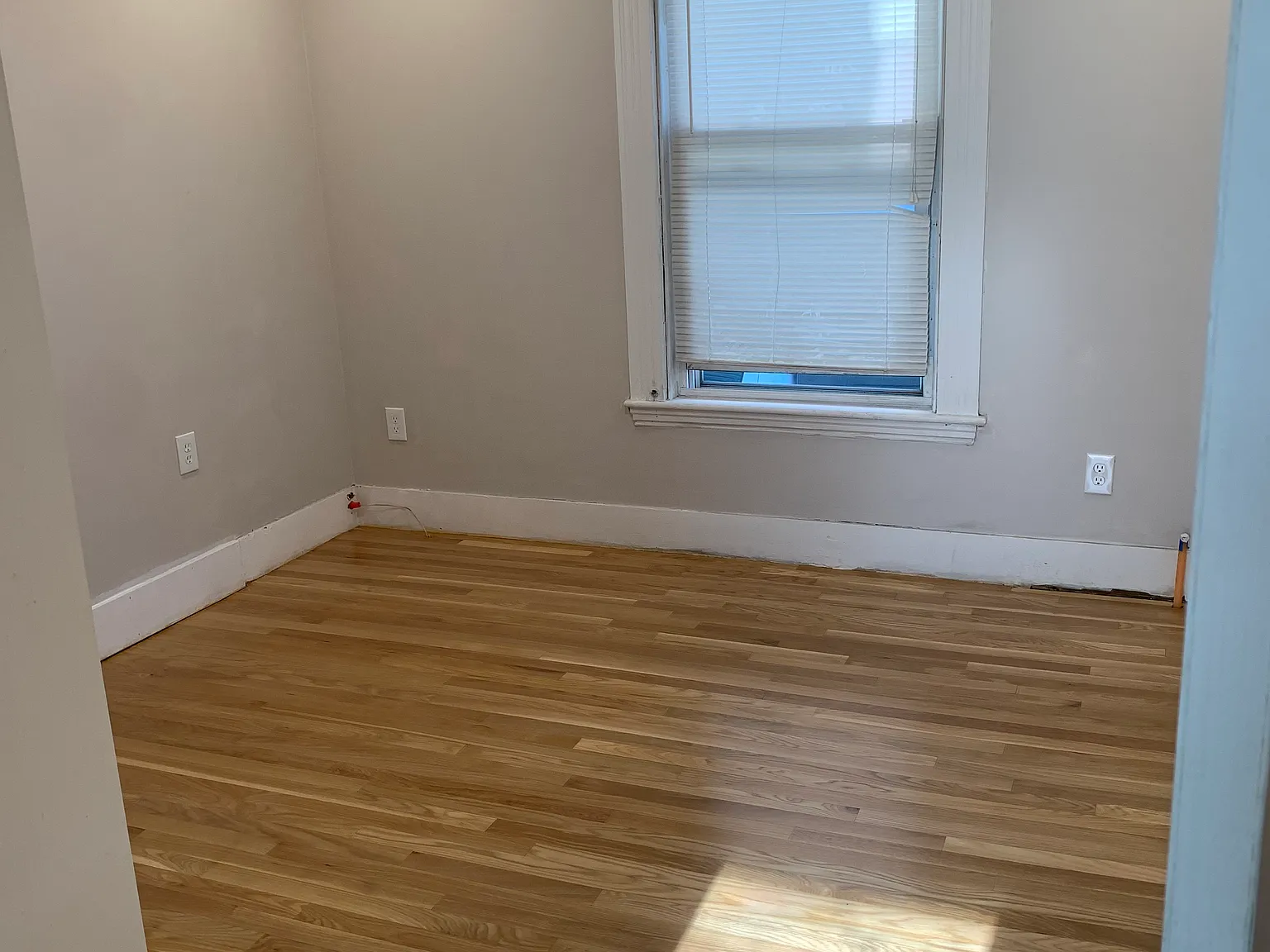 5 bed, 1449 sqft, $6,250 — Photo 2