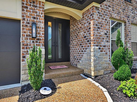 3rd image of 913 Grand Reserve Ct