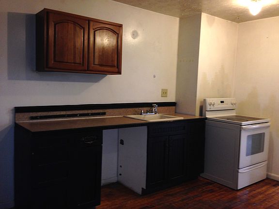 2nd image of 572 W Tuscarawas Ave