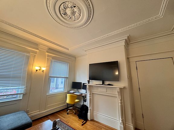 2nd image of 28 6th St Floor 1