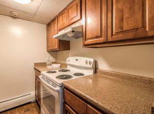 27 Old Carriage Rd APT 27, West Warwick, RI 02893